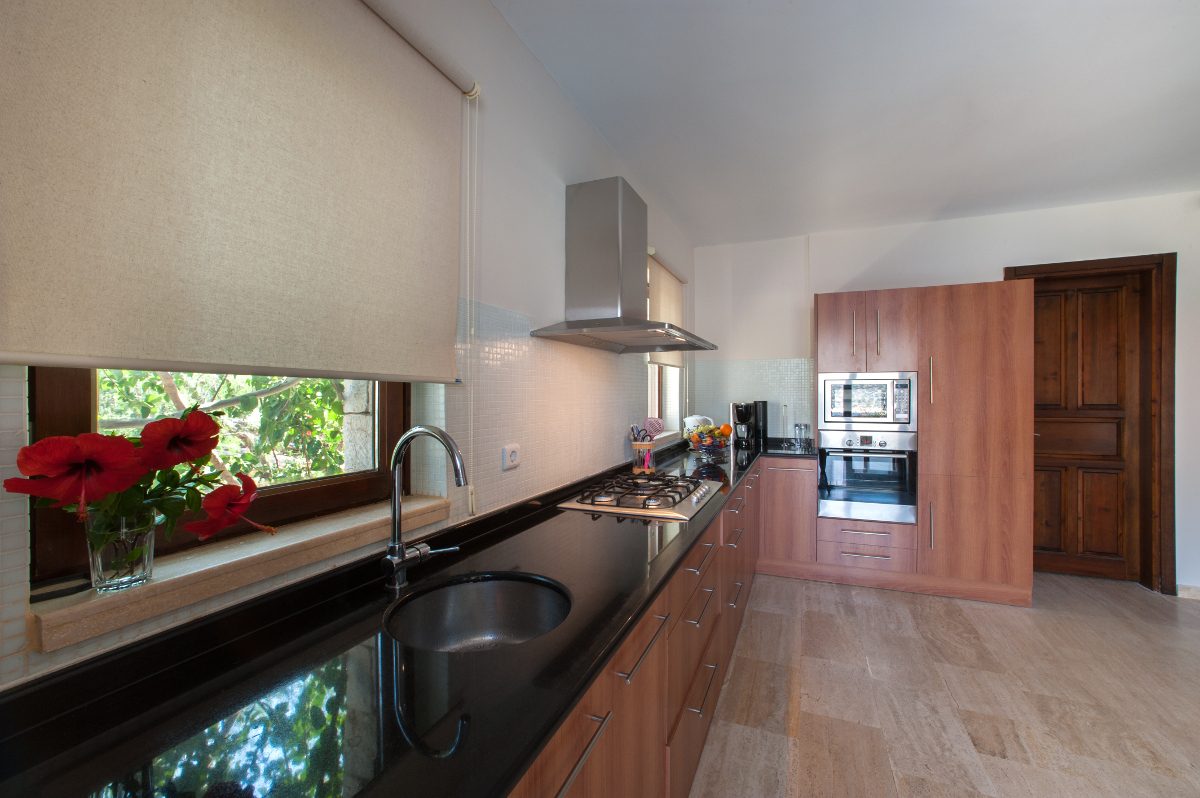 Roller Blinds Interior of modern kitchen - Venluree